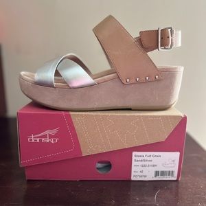 Dansko stasia full grain sand/silver size 42 platform wedge